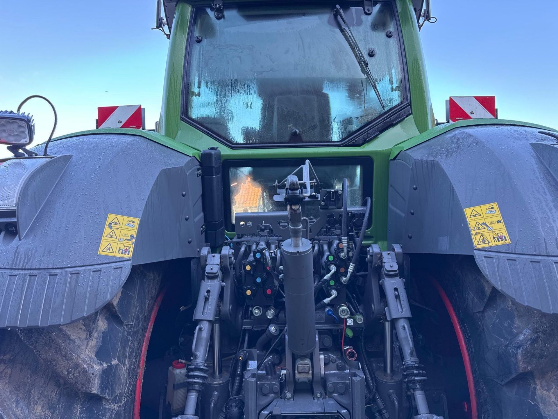 2021 Fendt 828 Profi Plus 65kph 4wd tractor with front linkage, front and cab suspension, 5 electric - Image 7 of 20