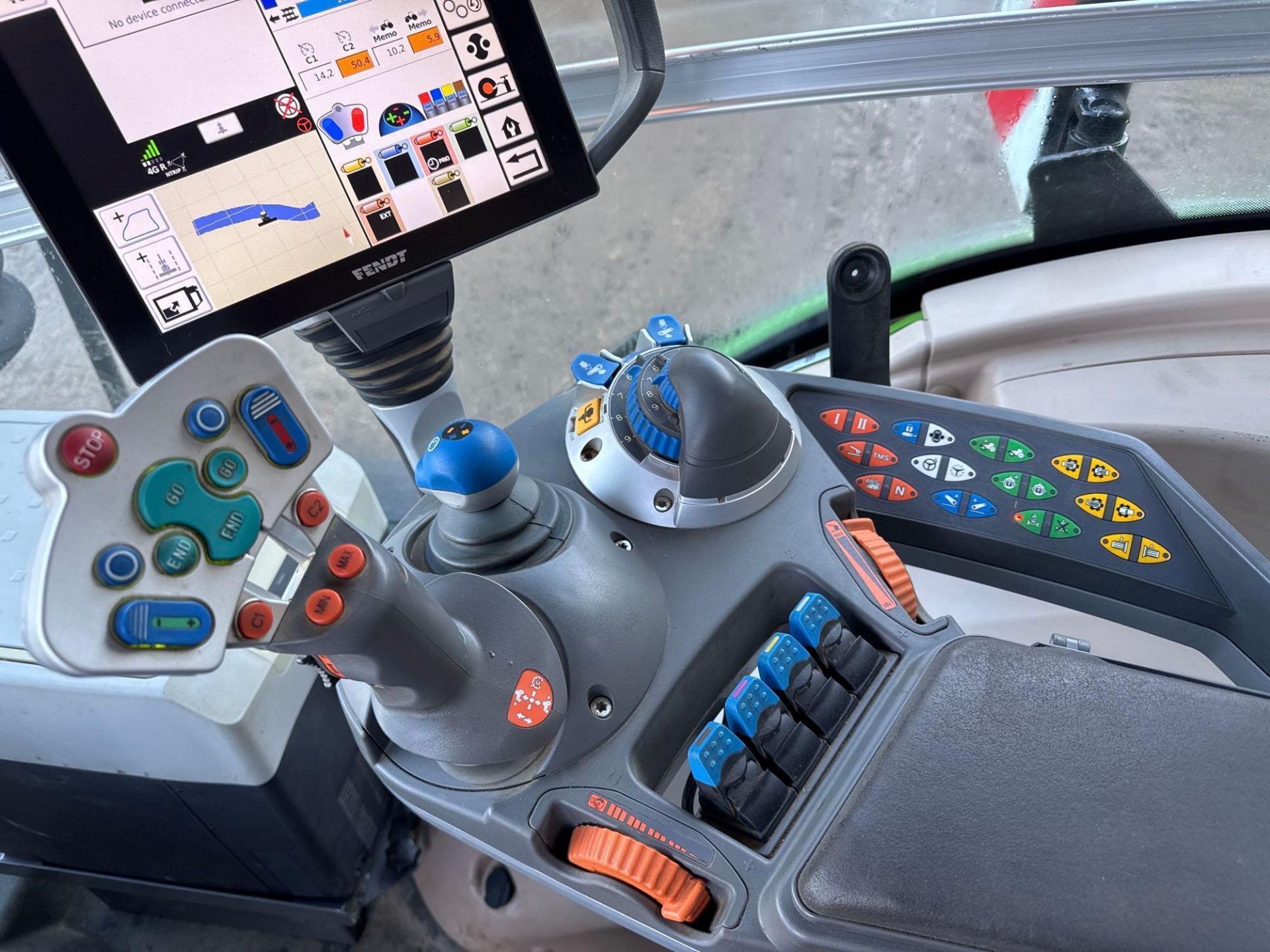 2021 Fendt 828 Profi Plus 65kph 4wd tractor with front linkage, front and cab suspension, 5 electric - Image 19 of 20