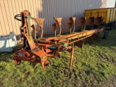 Kverneland LD85 5 furrow (4+1) reversible plough. Serial No: 13360 Please Note: This lot is availabl