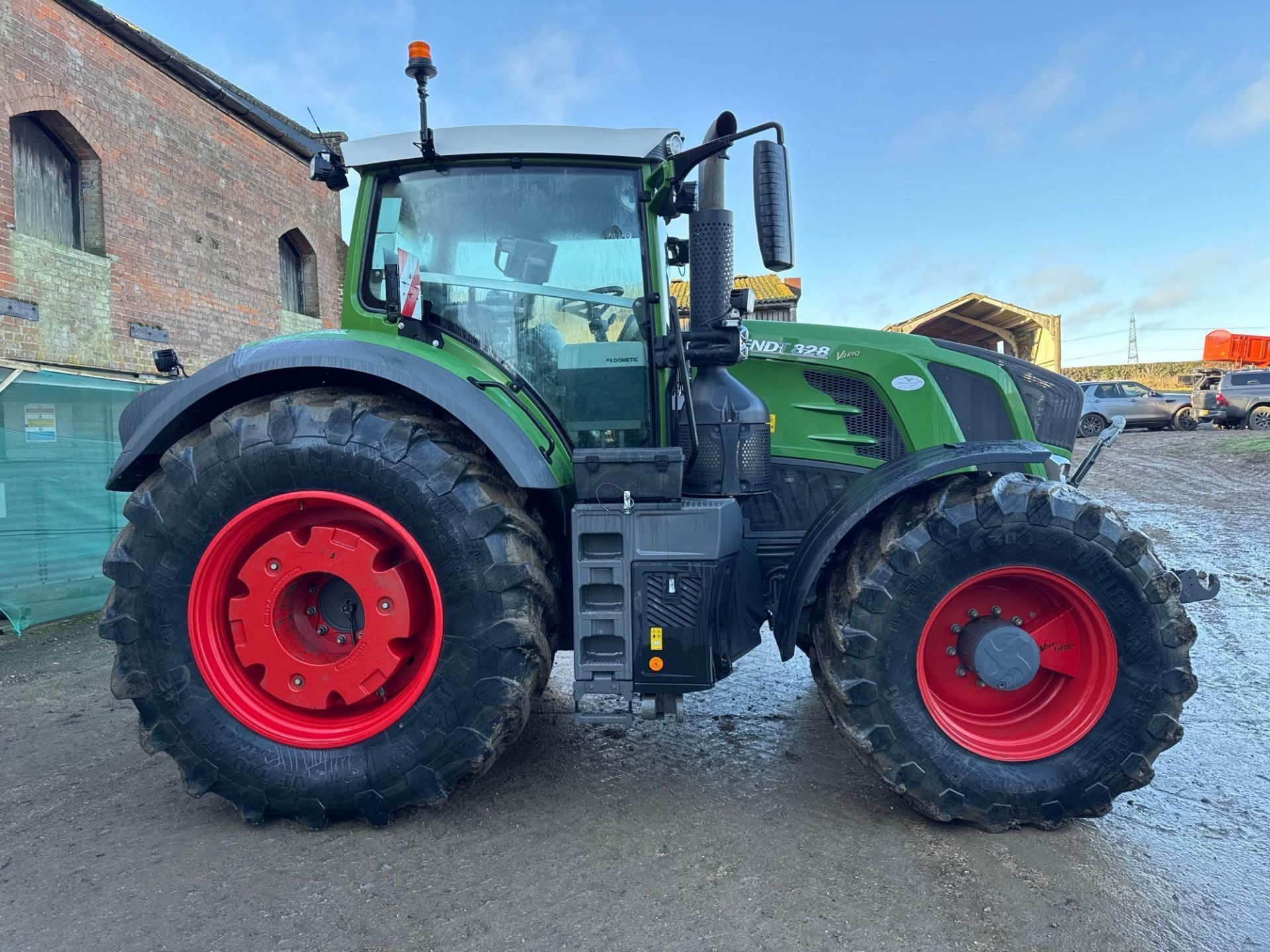 2021 Fendt 828 Profi Plus 65kph 4wd tractor with front linkage, front and cab suspension, 5 electric - Image 4 of 20