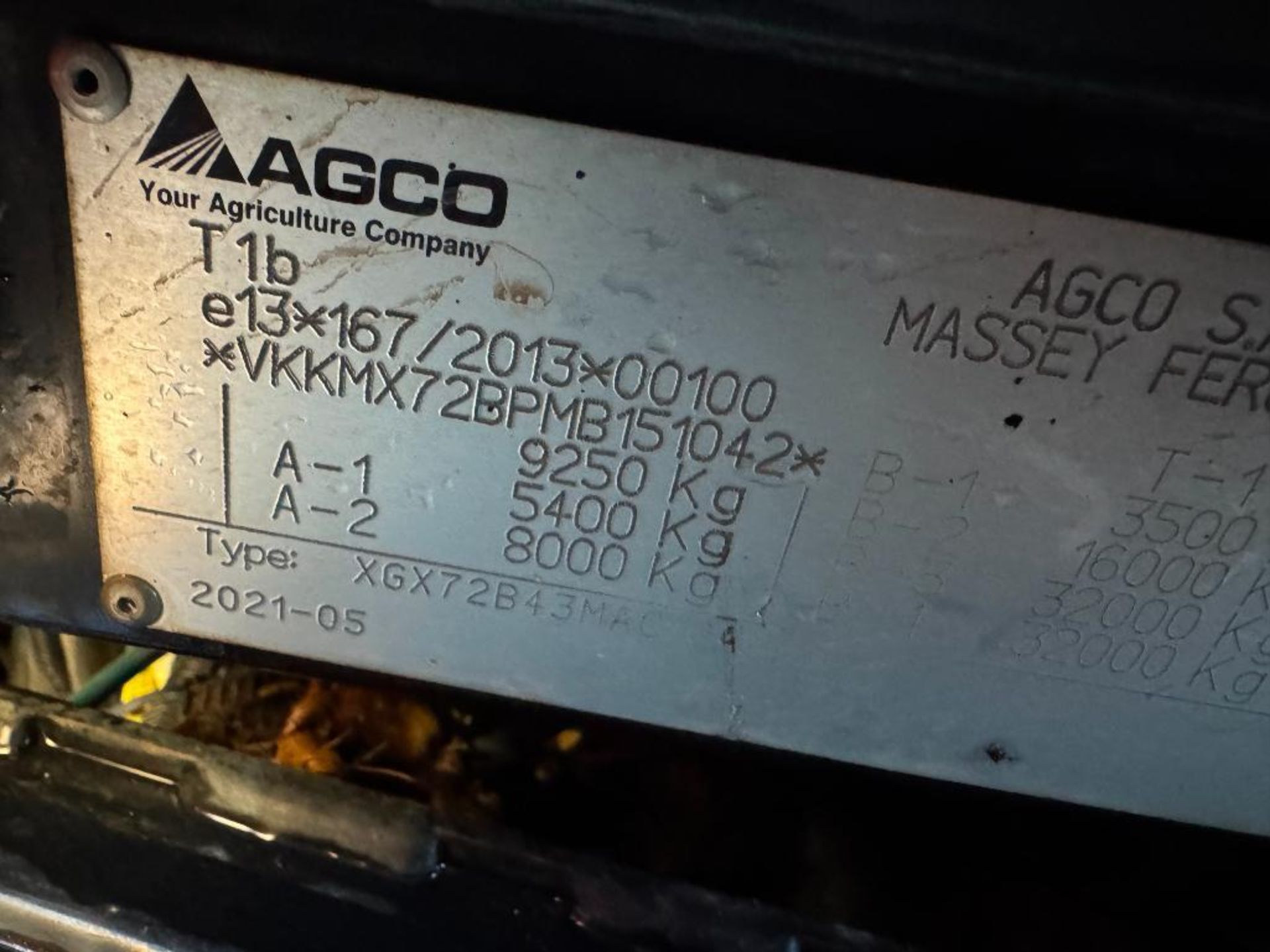 2021 Massey Ferguson 7718S 50kph Dyna 6 4wd tractor with front linkage and PTO, front and cab suspen - Image 3 of 17