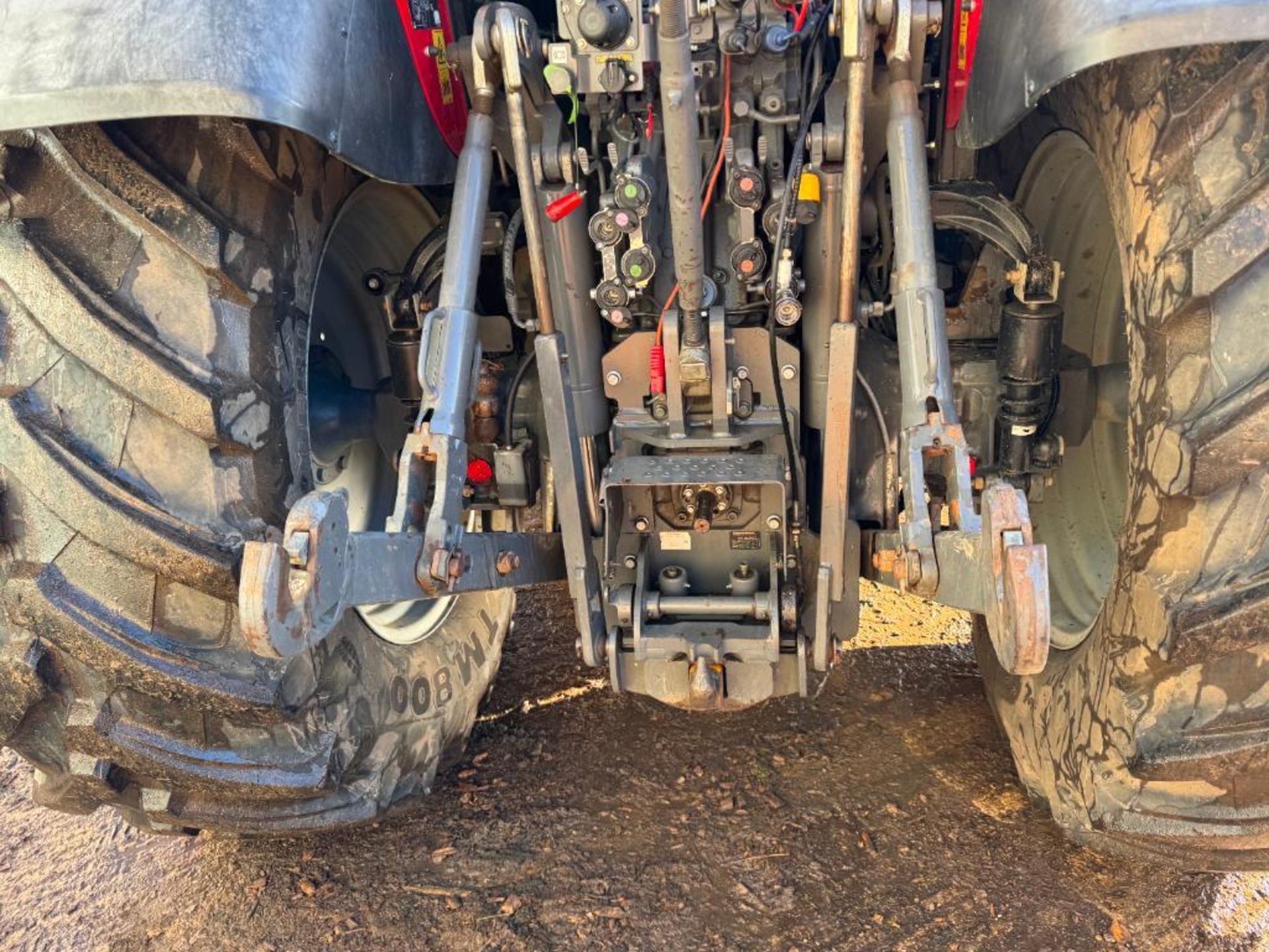 2021 Massey Ferguson 7718S 50kph Dyna 6 4wd tractor with front linkage and PTO, front and cab suspen - Image 8 of 17