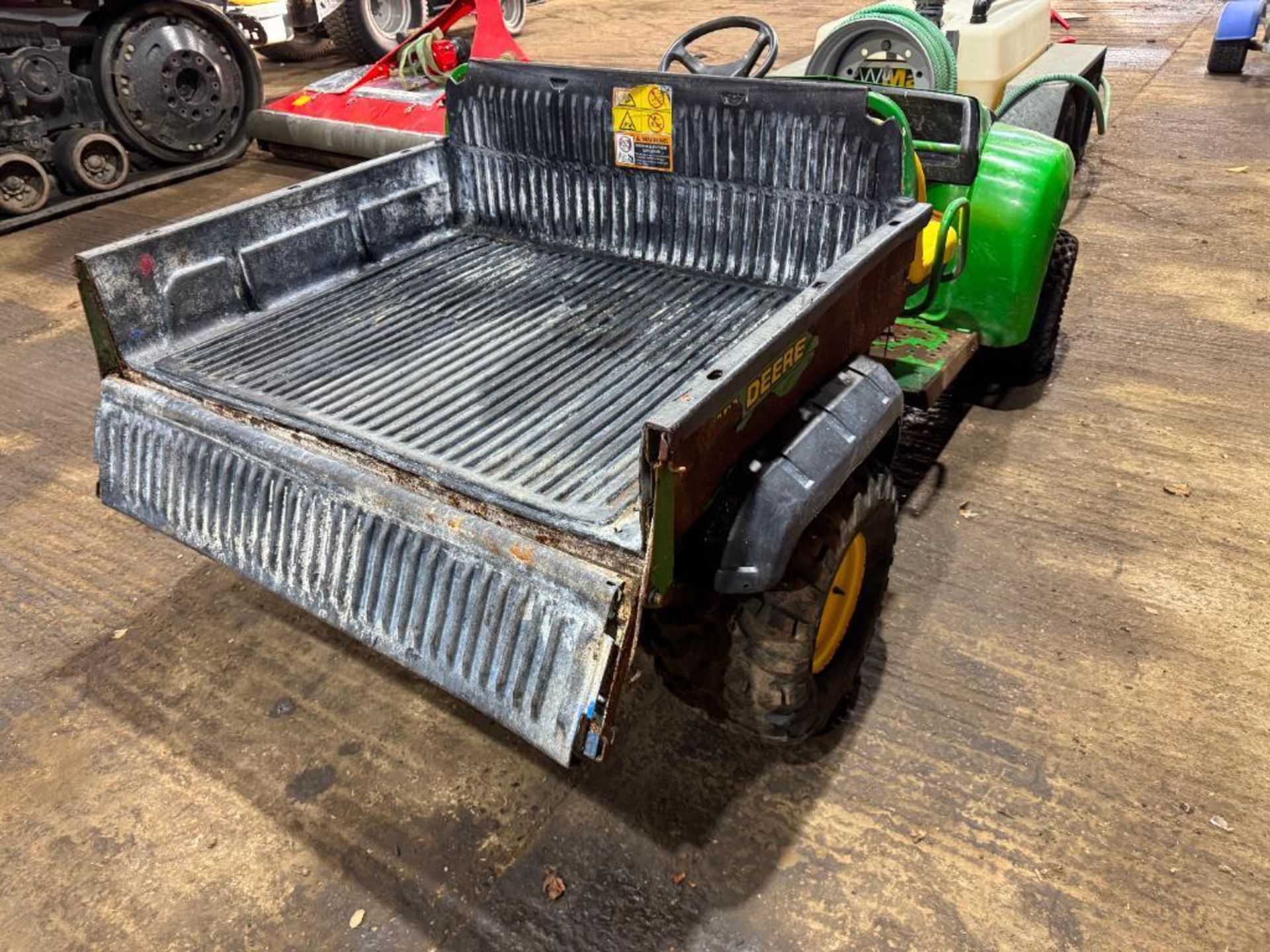 2006 John Deere Gator, petrol, manual tip on 22x10.00-8 front & 24x12.00x10 rear wheels and tyres. H - Image 3 of 5