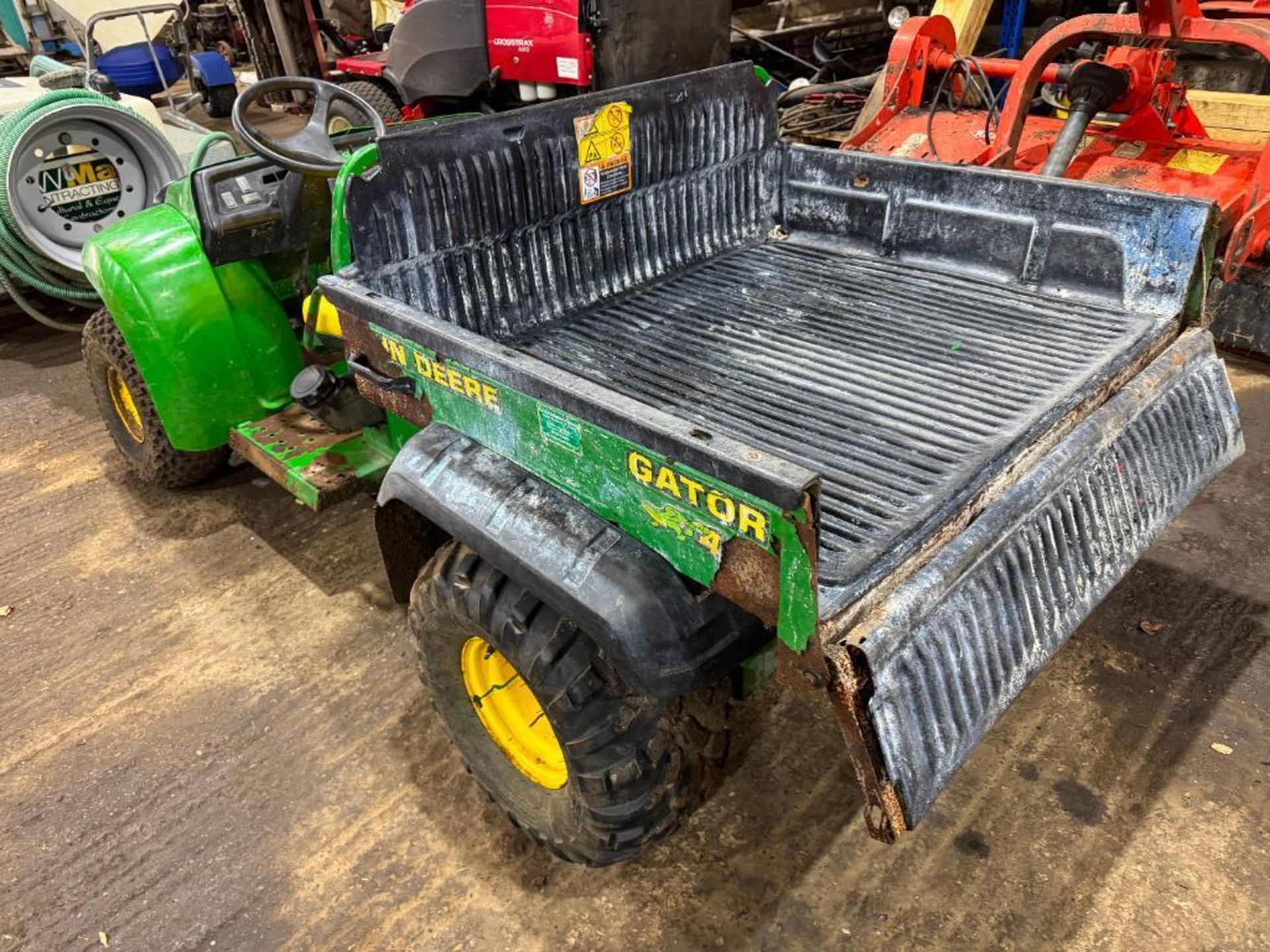 2006 John Deere Gator, petrol, manual tip on 22x10.00-8 front & 24x12.00x10 rear wheels and tyres. H - Image 4 of 5