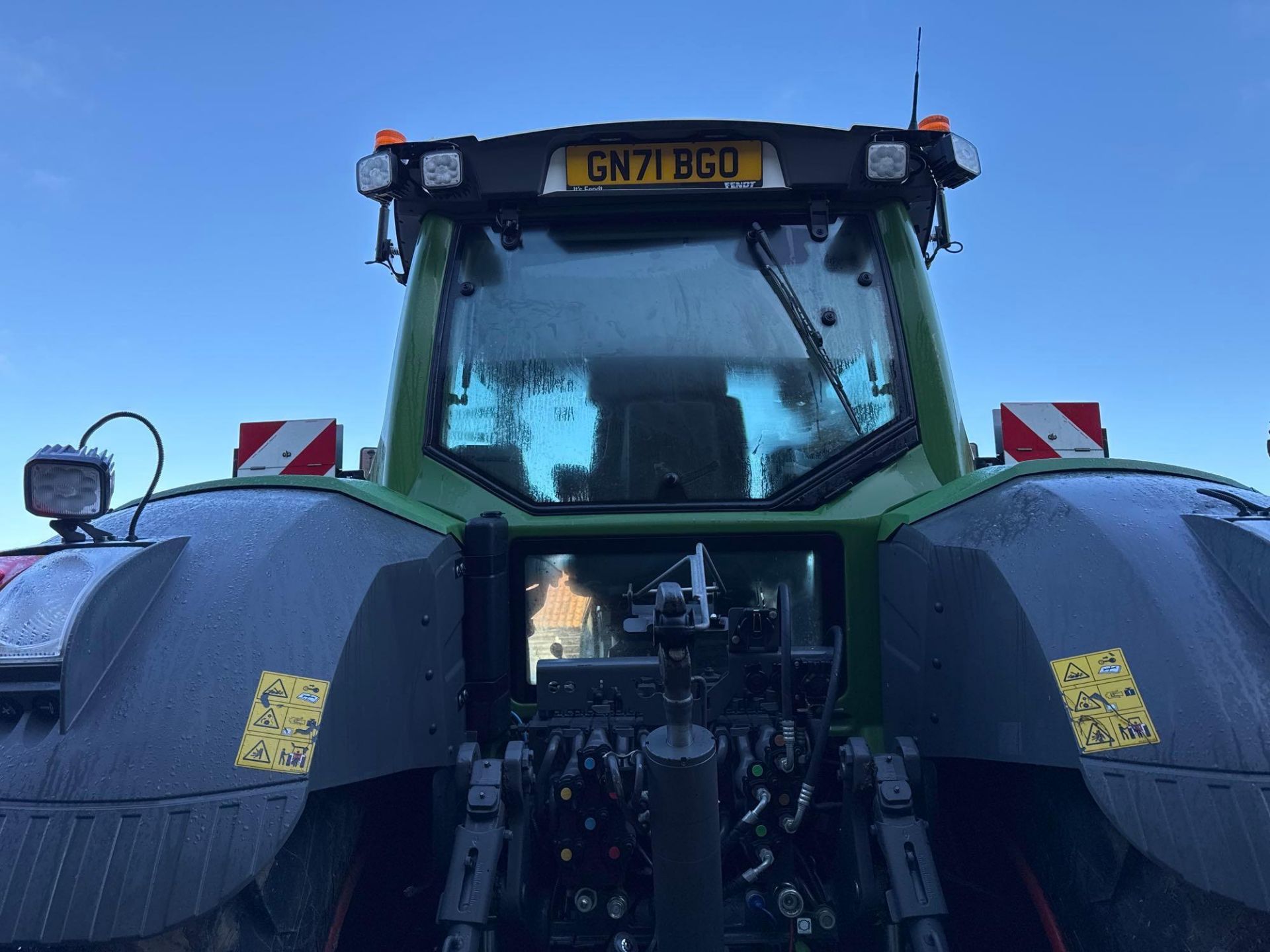 2021 Fendt 828 Profi Plus 65kph 4wd tractor with front linkage, front and cab suspension, 5 electric - Image 8 of 20