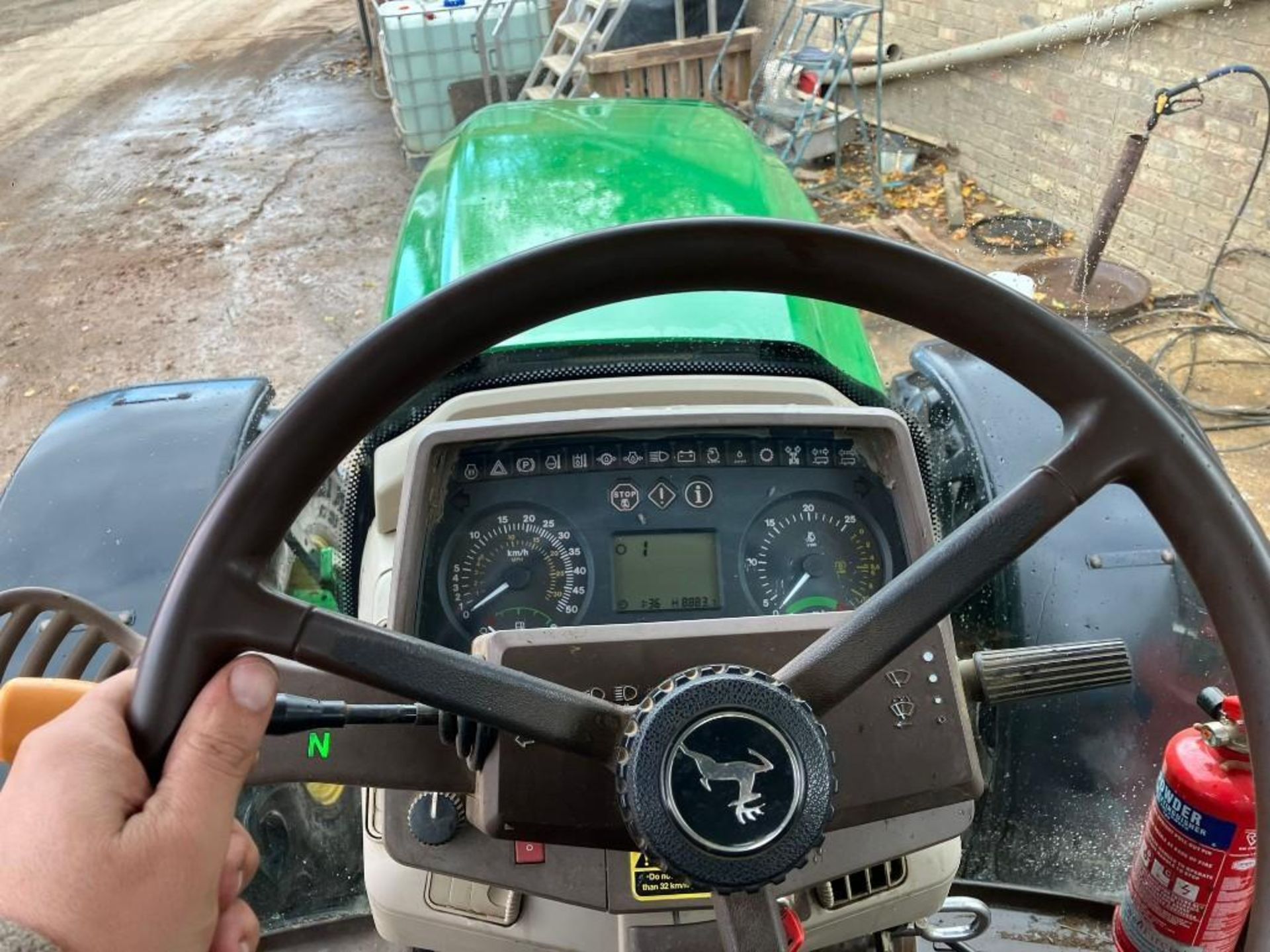 2004 John Deere 6620 Tractor - (Cambridgeshire) - Image 10 of 15