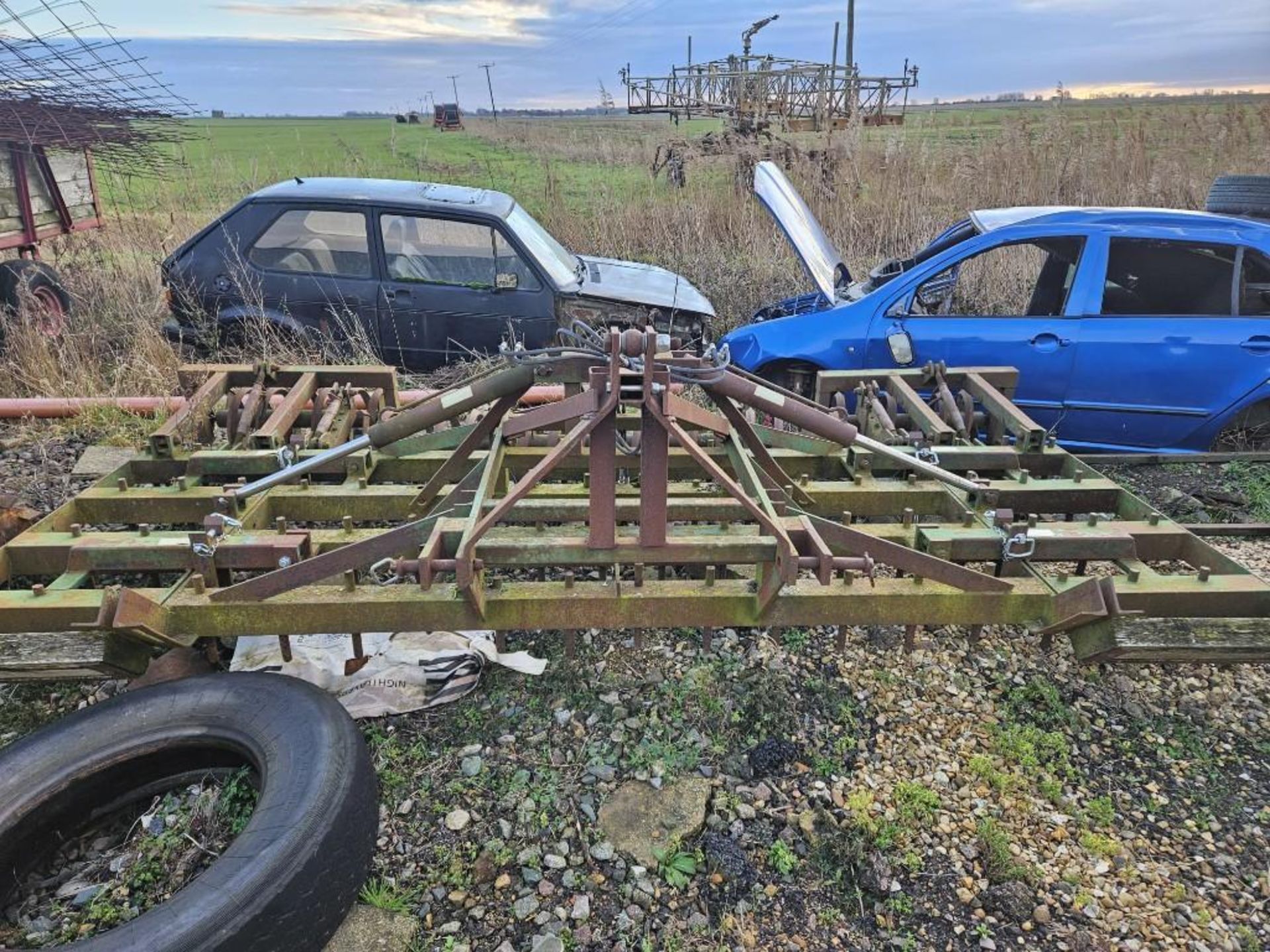 Cousins 4m Dutch Harrow Hydraulic Folding - (Cambridgeshire) - Image 4 of 4