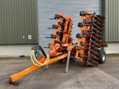 2011 Simba/Great Plains UniPress 5.5m with leading tines to packer, hydraulic folding. Model No: UP/