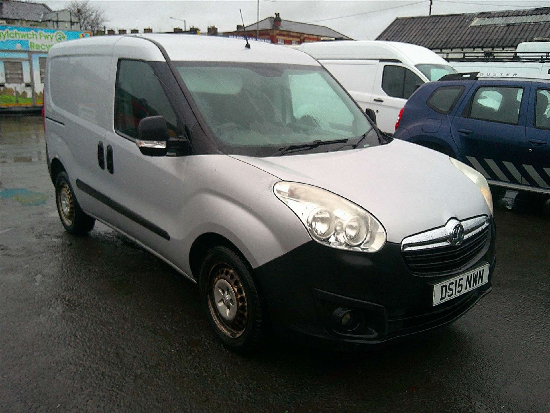 2015 15 REG VAUXHALL COMBO 2300 L1H1 CDTI SS E-FLEX(NOISY ENGINE, LOW OIL PRESSURE)