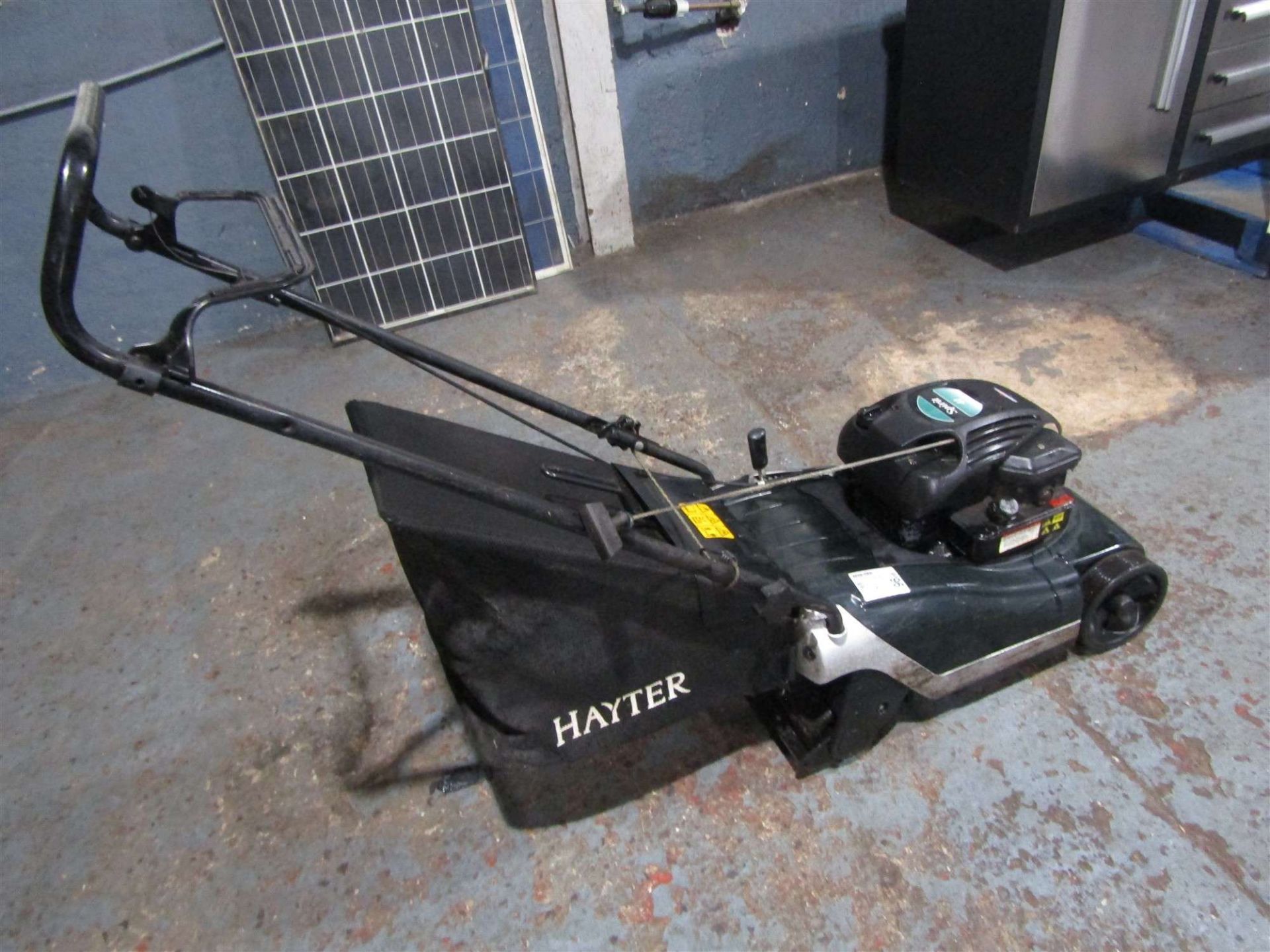 HAYTER SPIRIT PETROL MOWER 41 WITH ROLLER & BAG