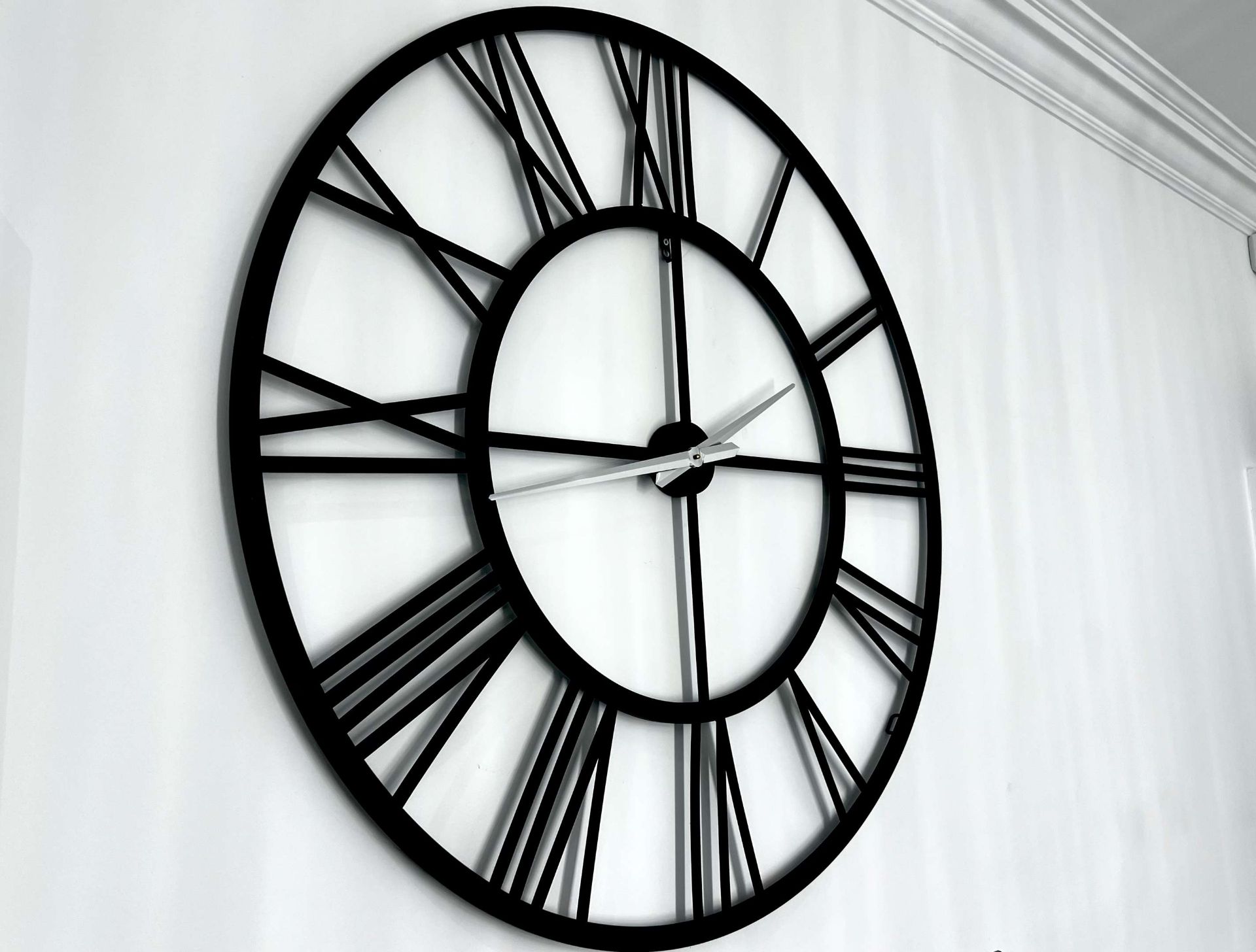 HUGE BLACK METAL 1.2M DIAMETER WALL CLOCK