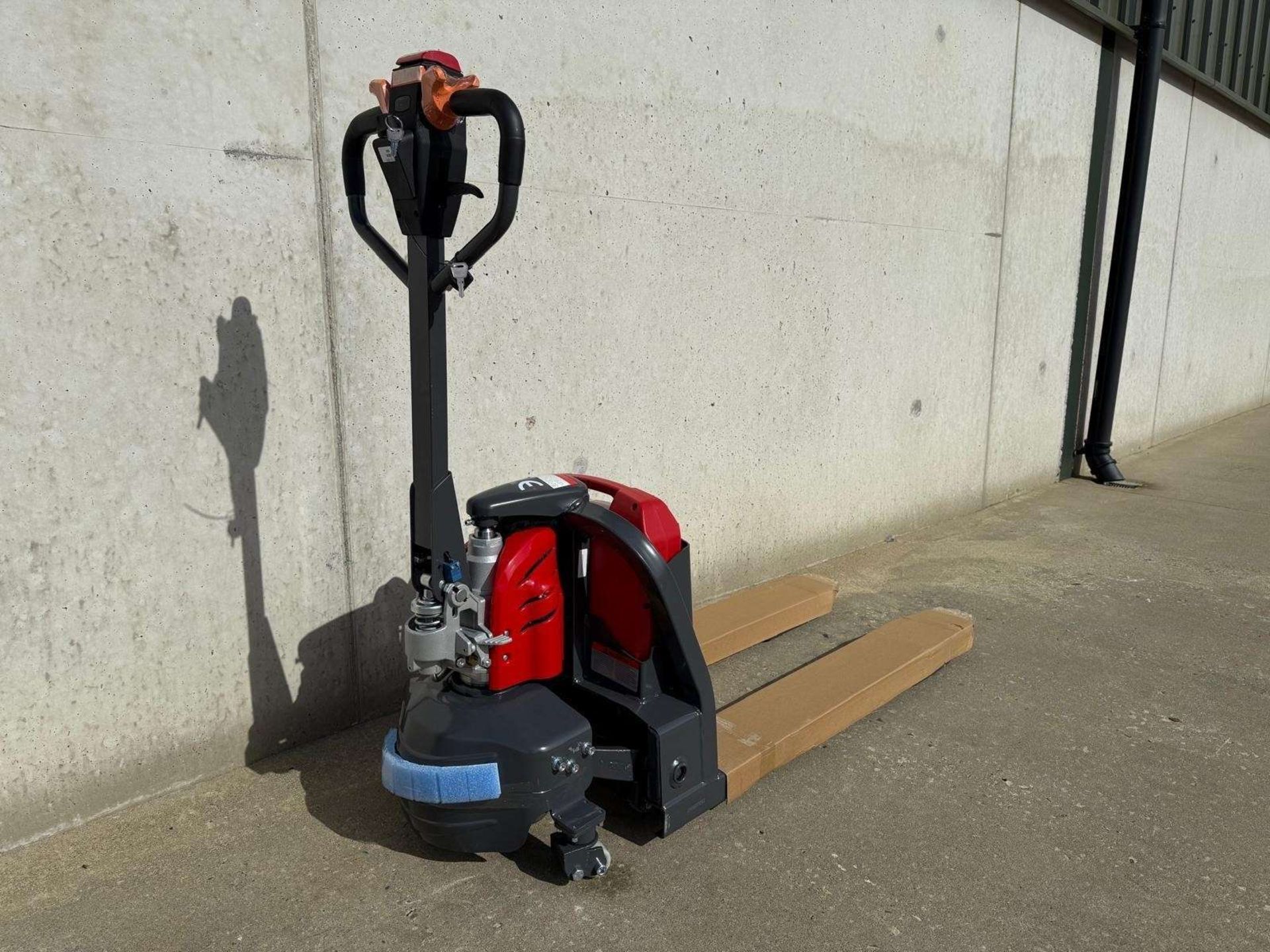 NEW JAC 1500KG ELECTRIC PUMP TRUCK C/W KEY, CHARGER & MANUAL - Image 7 of 10