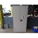 METAL CABINET WITH 3 SHELVES