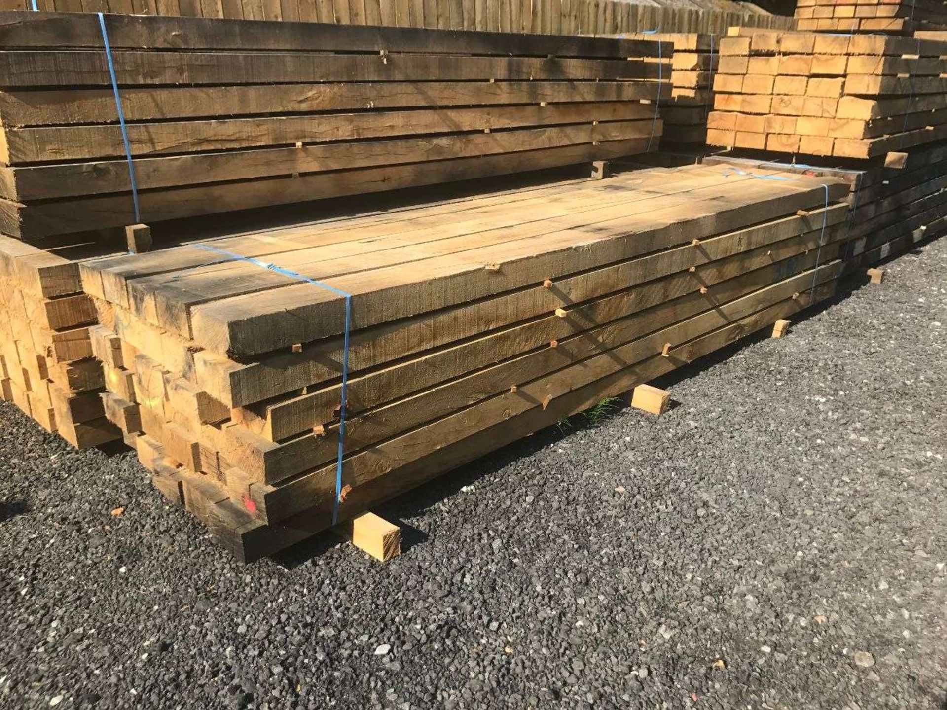 PACK 30 X 4.0M LONG 8X4INCH OAK BEAMS - Image 2 of 3
