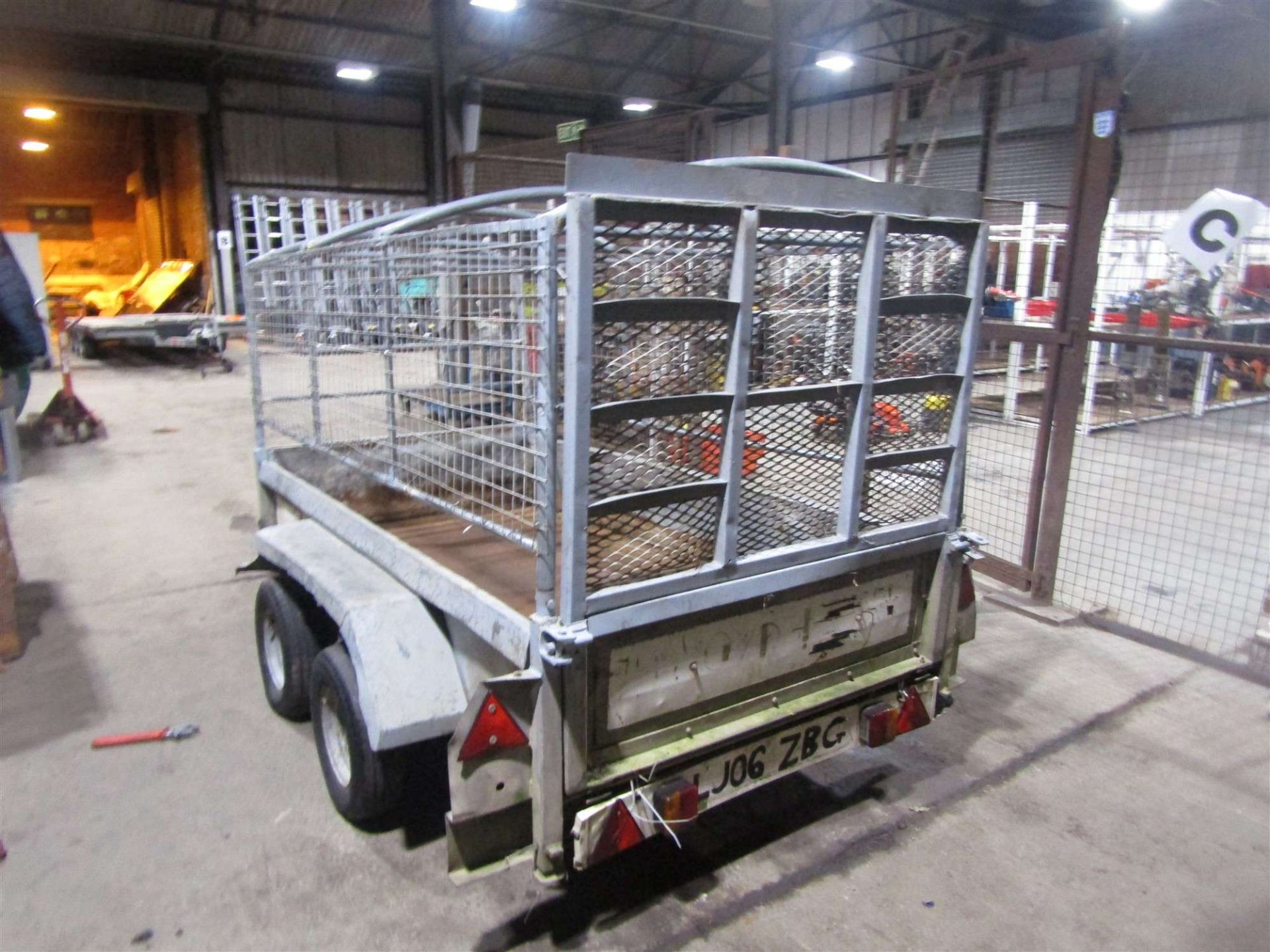 CHALLENGER TWIN AXEL PLANT TRAILER & CAGE - Image 3 of 3
