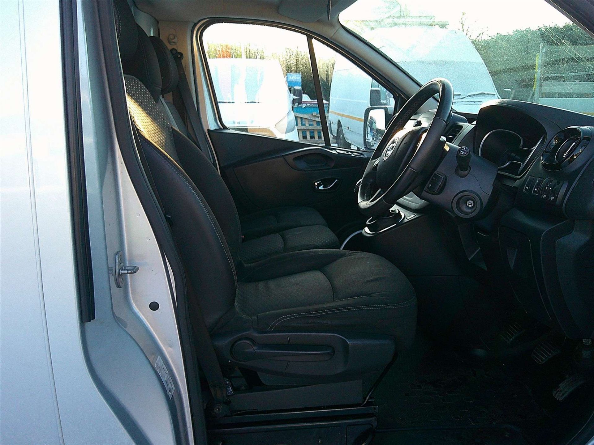 2016 16 REG VAUXHALL VIVARO 2700 SPORTIVE 1.6 CDTI - Image 5 of 7