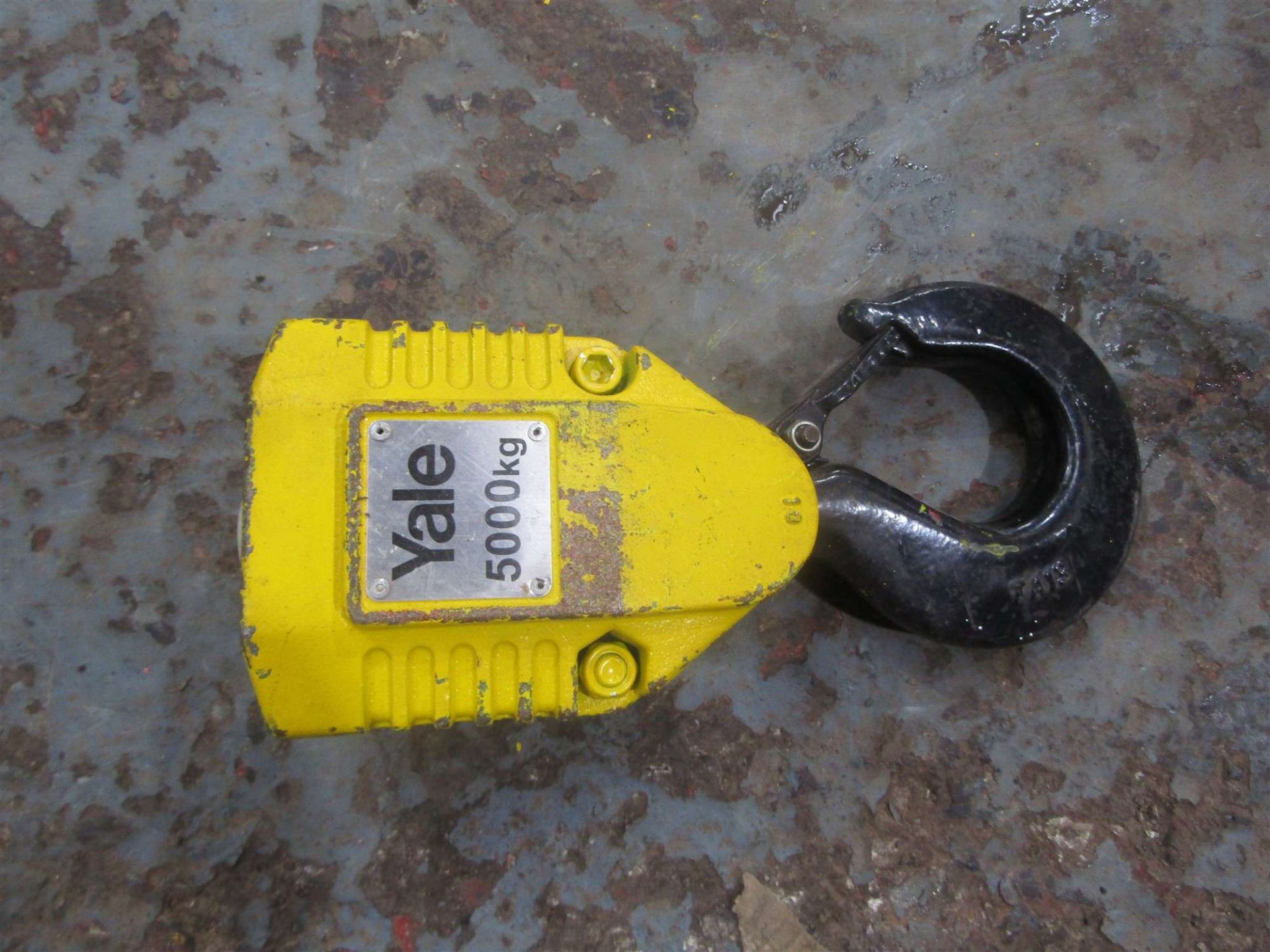YELLOW YALE 5000KG CRANE HOOK