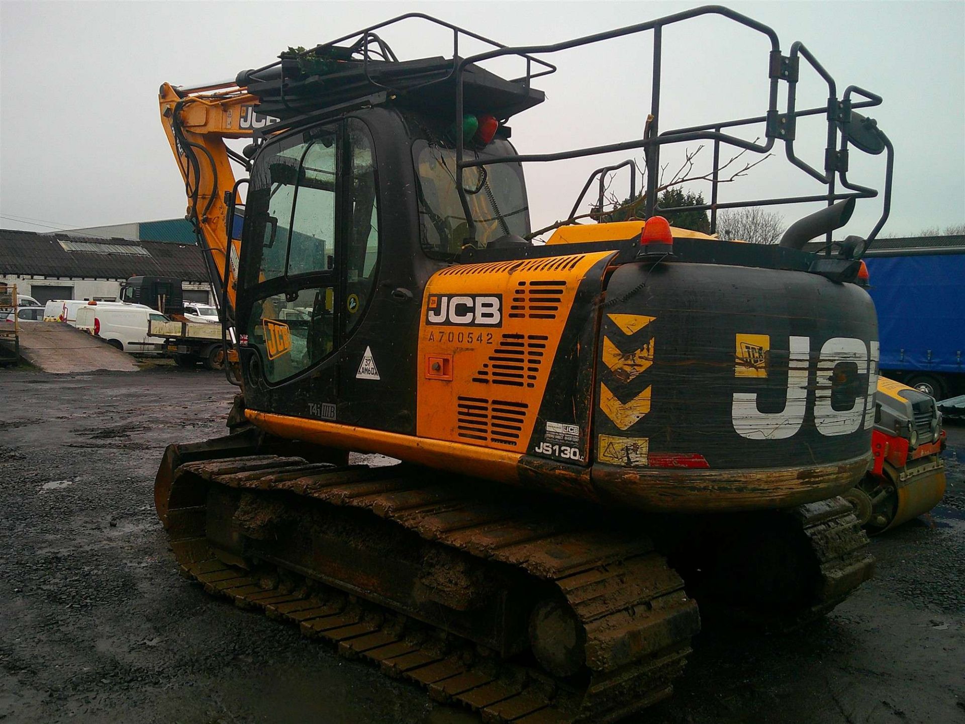 JCB JS130 EXCAVATOR C/W GRADING BUCKET - DIRECT FROM END USER - Image 3 of 6