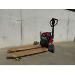 NEW JAC 1500KG ELECTRIC PUMP TRUCK C/W KEY, CHARGER & MANUAL