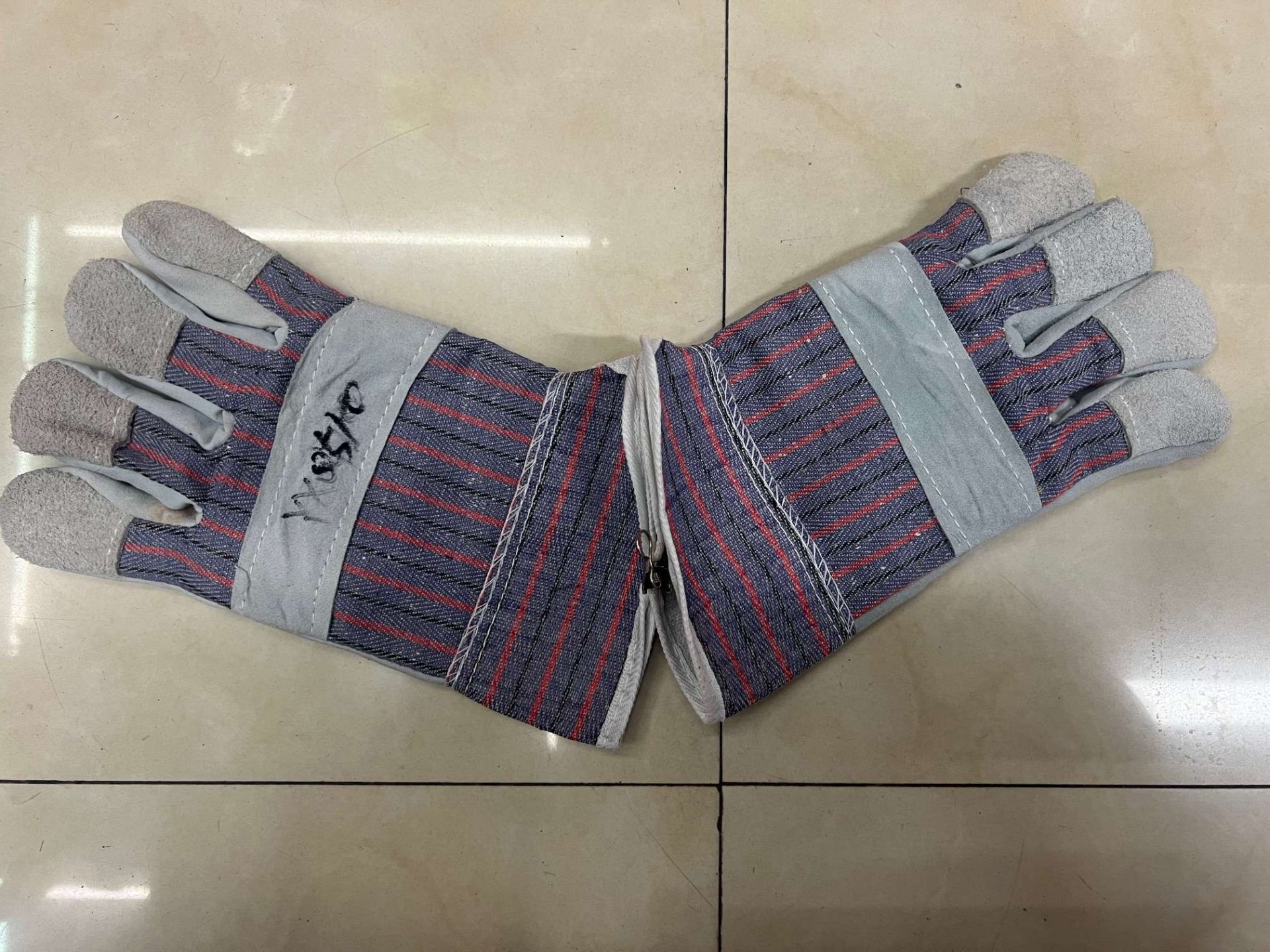 BOX OF 120 X PAIRS NEW INDUSTRIAL WORK RIGGER GLOVES