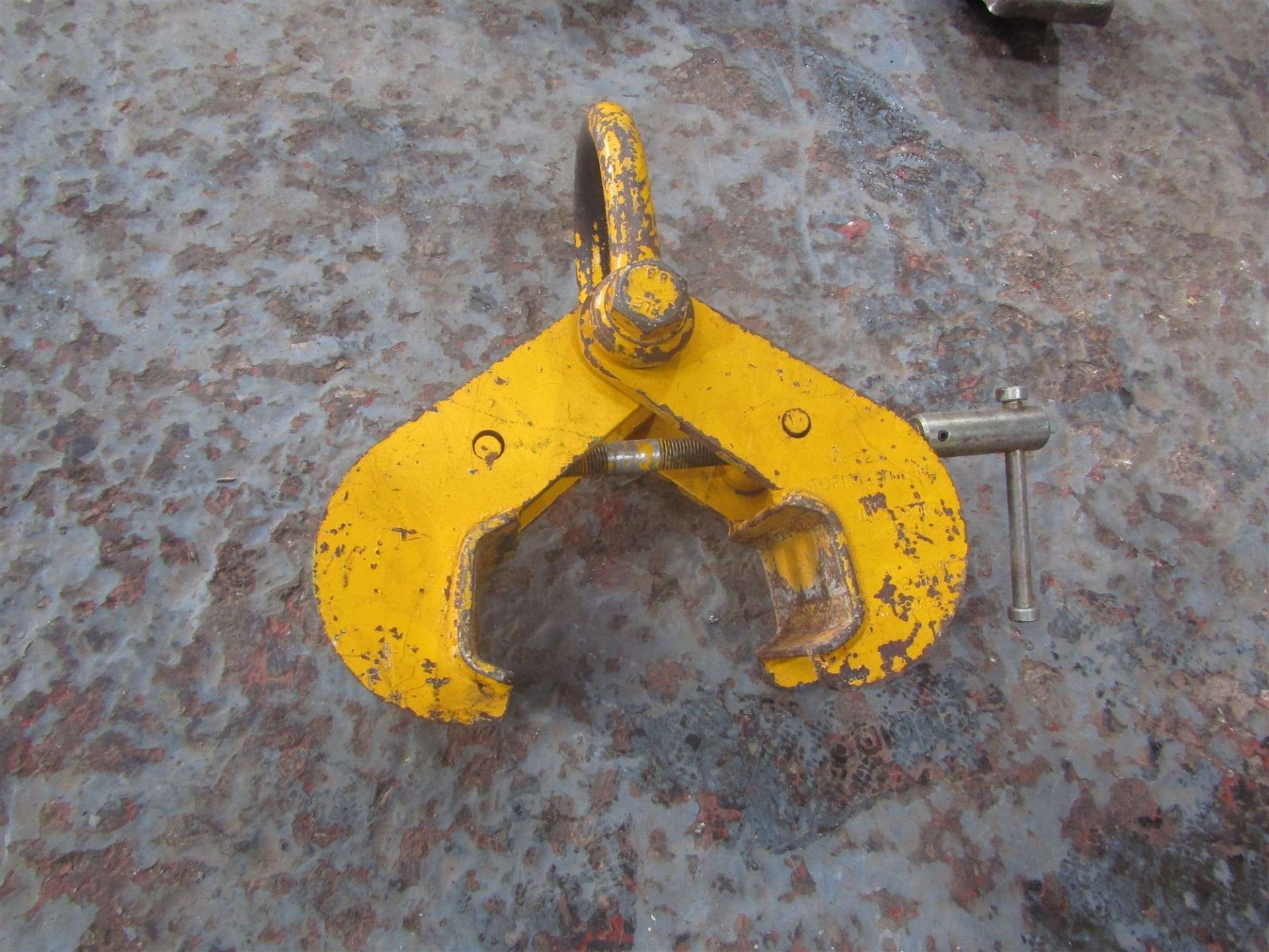 UNIVERSAL BEAM CLAMP