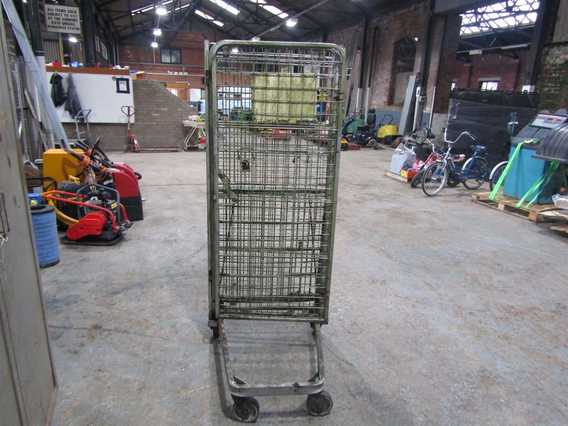 GAS CAGE ON WHEELS 1.6MTR HIGH LOCKABLE & FOLDABLE