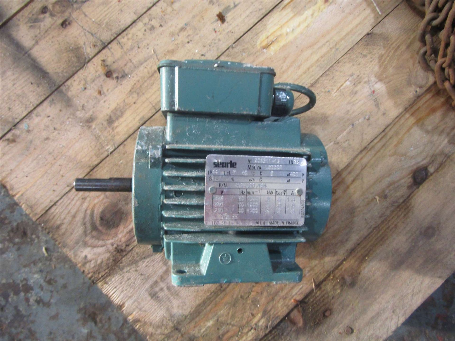 ELECTRIC MOTOR