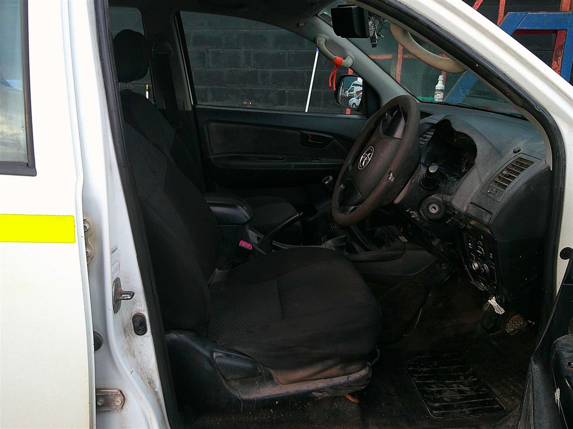 2015 65 REG TOYOTA HILUX ACTIVE DOUBLE CAB PICK UP 4WD - Image 5 of 7