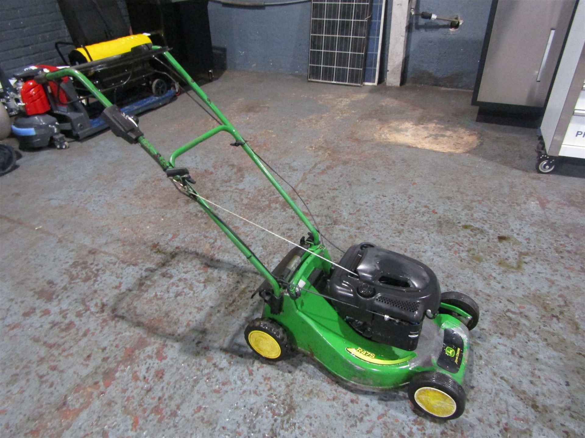 JOHN DEERE R475 PETROL MOWER