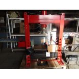 CAM EQUIPMENT 100 Tonne PRESS