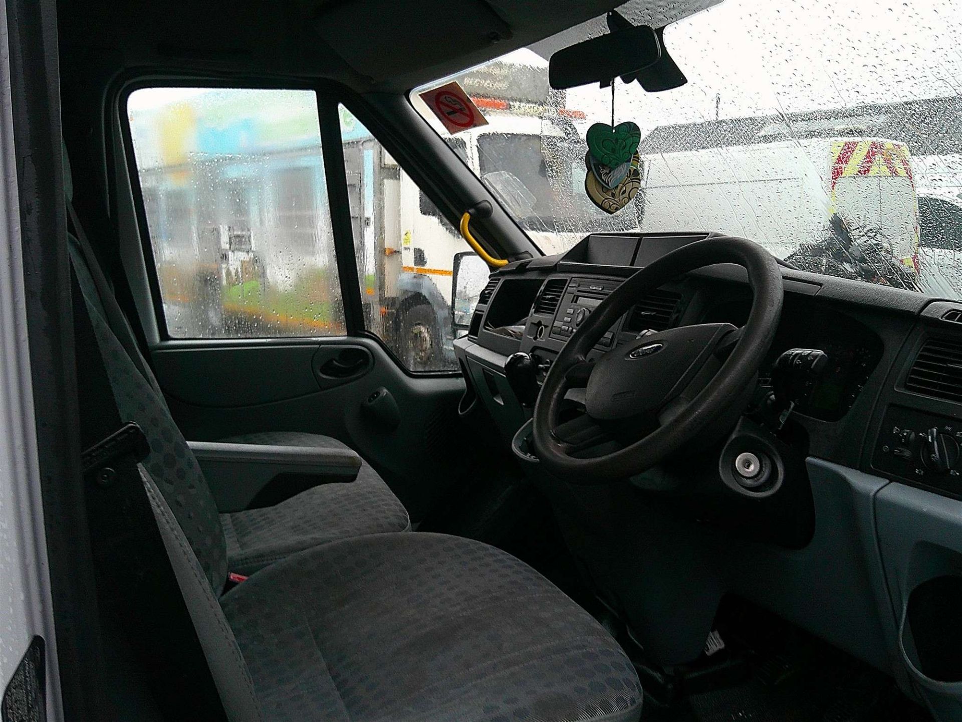 2007 07 REG FORD TRANSIT 100 15 SEAT RWD MINIBUS - Image 6 of 7