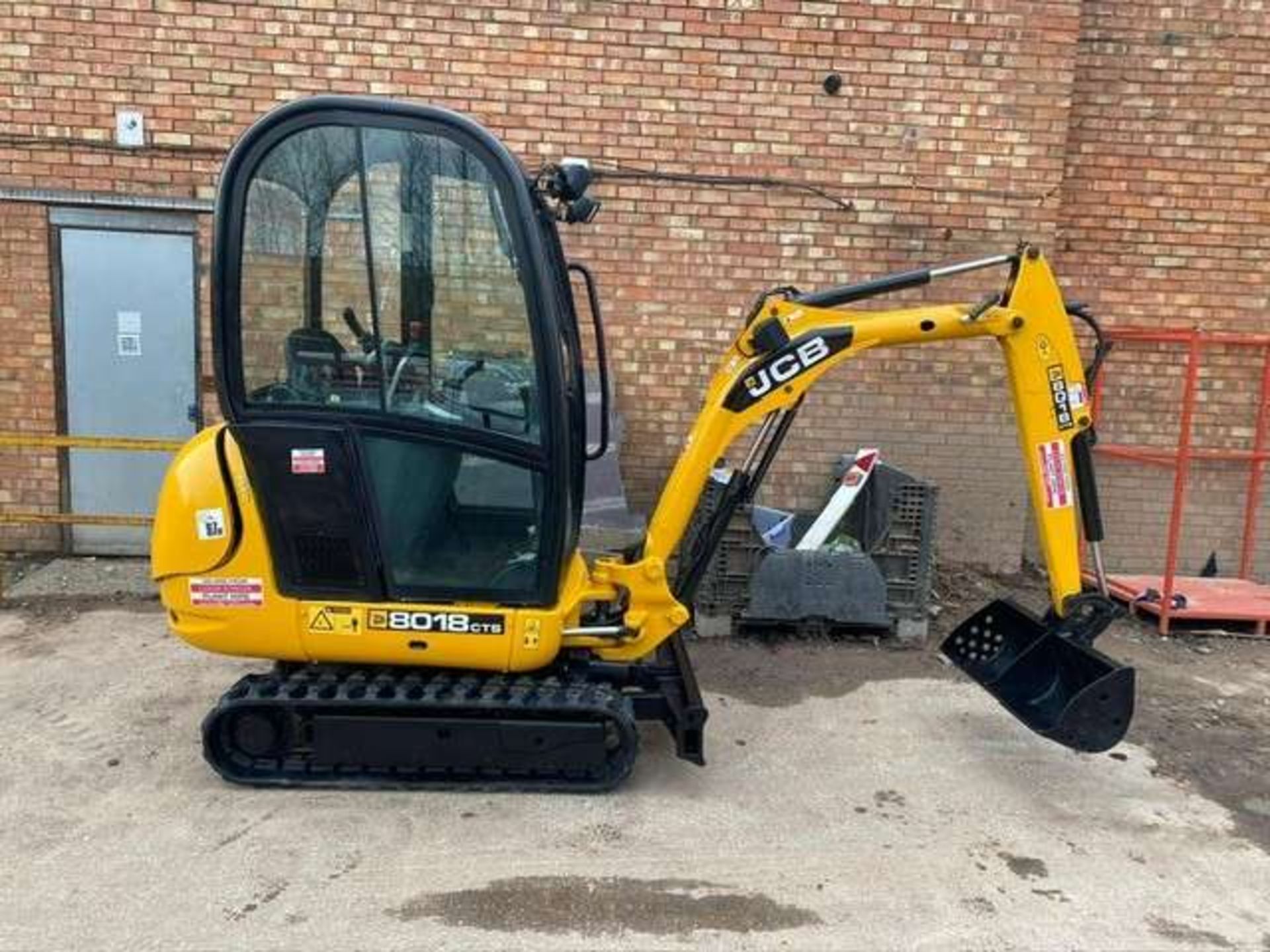 2012 JCB 8018 CTS 1.8 MINI DIGGER C/W 2 BUCKETS (SOLD OFF SITE - CHESHIRE)