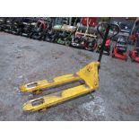 PALLET TRUCK 2500KG LIFT