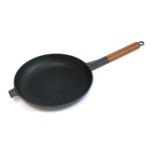 A Le Creuset cast iron frying pan, 25.5cmD