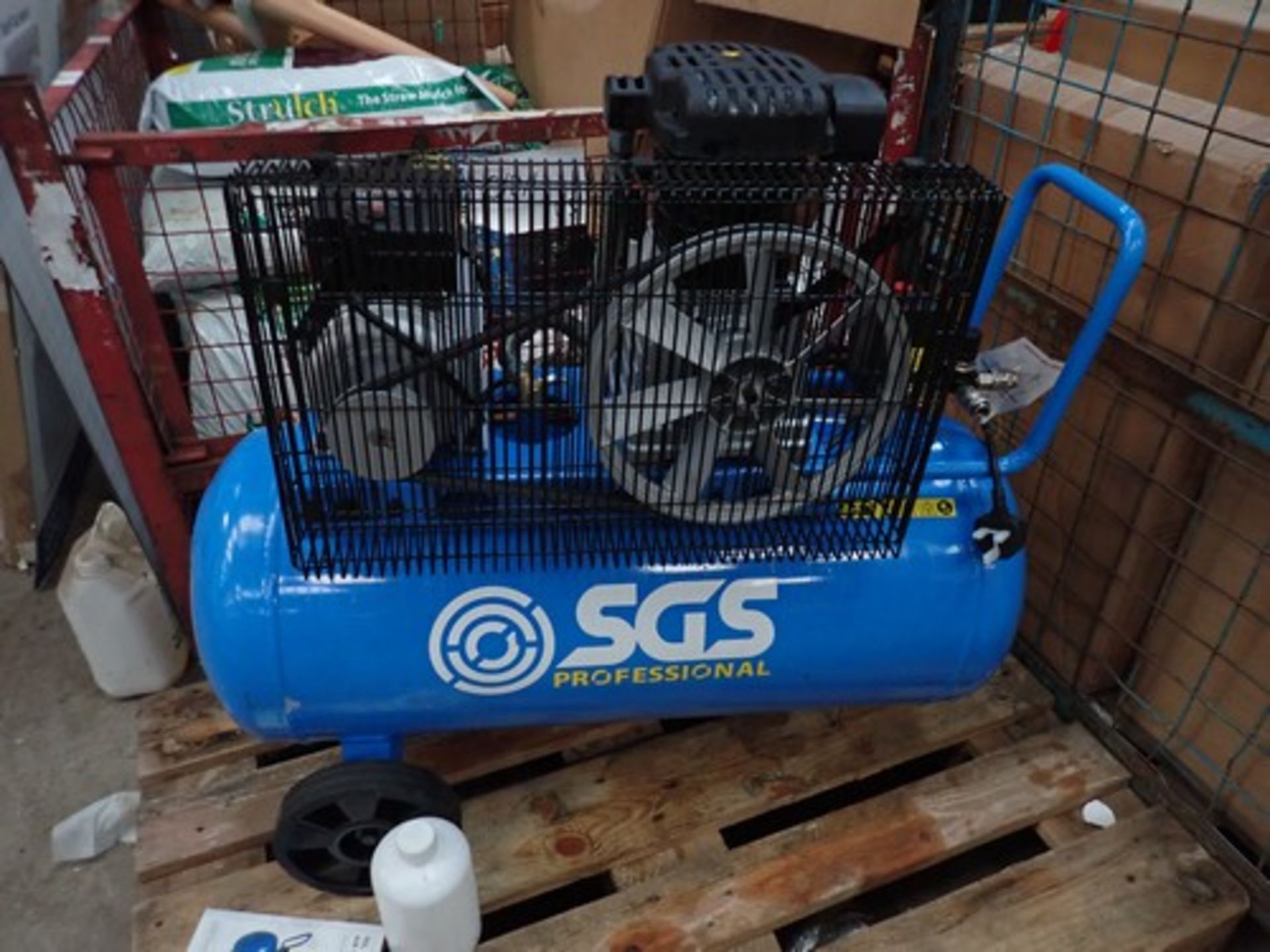 1 x SGS Professional 90L air compressor (damaged in transit) 1 x cracked pump pully, missing front
