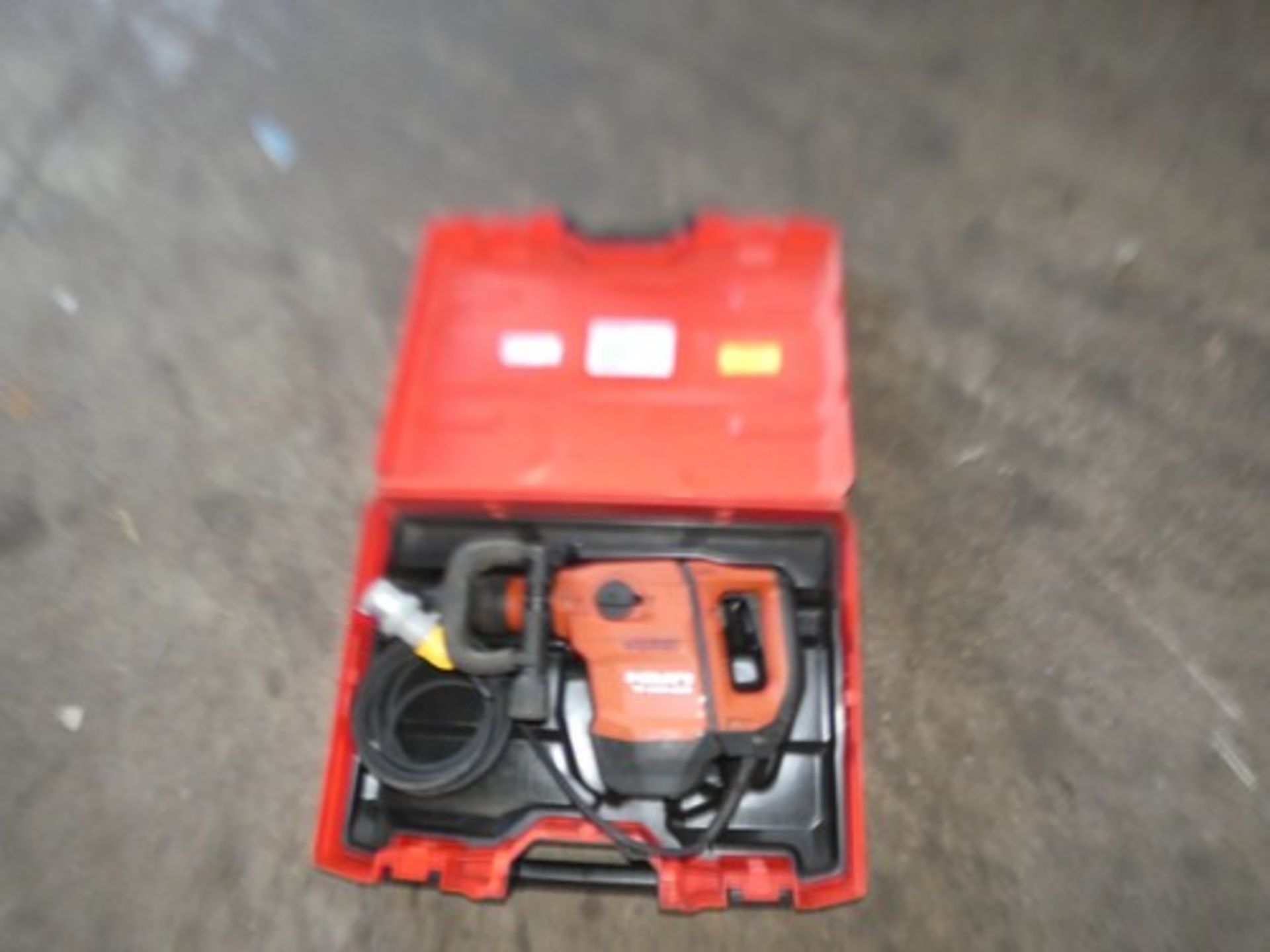 1 x Hilti TE500-AVR, 110V breaker in original case - second-hand (SW20) - Image 2 of 2