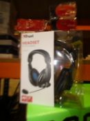 10 x Trust Quasar 21661 1.8m black jack headsets - Sealed new in pack - New site