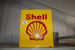 A reproduction Shell petrol can (159)
