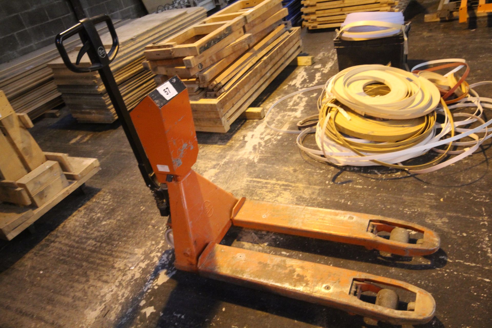 BT pump up pallet truck. With scales (no leads). - Image 2 of 7