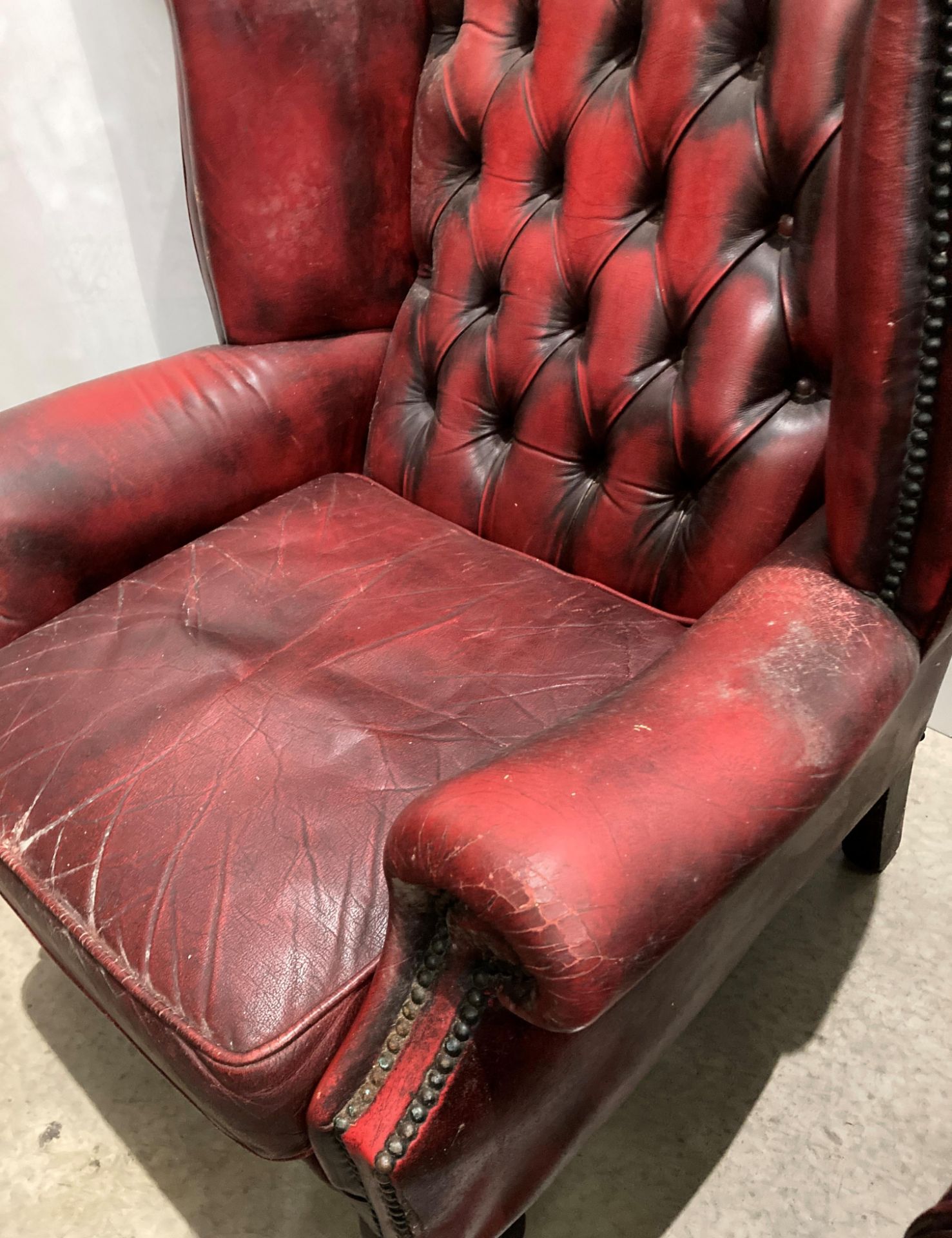 An oxblood red leather button back high wingback armchair (CWH Ref: MA7) - Image 4 of 4