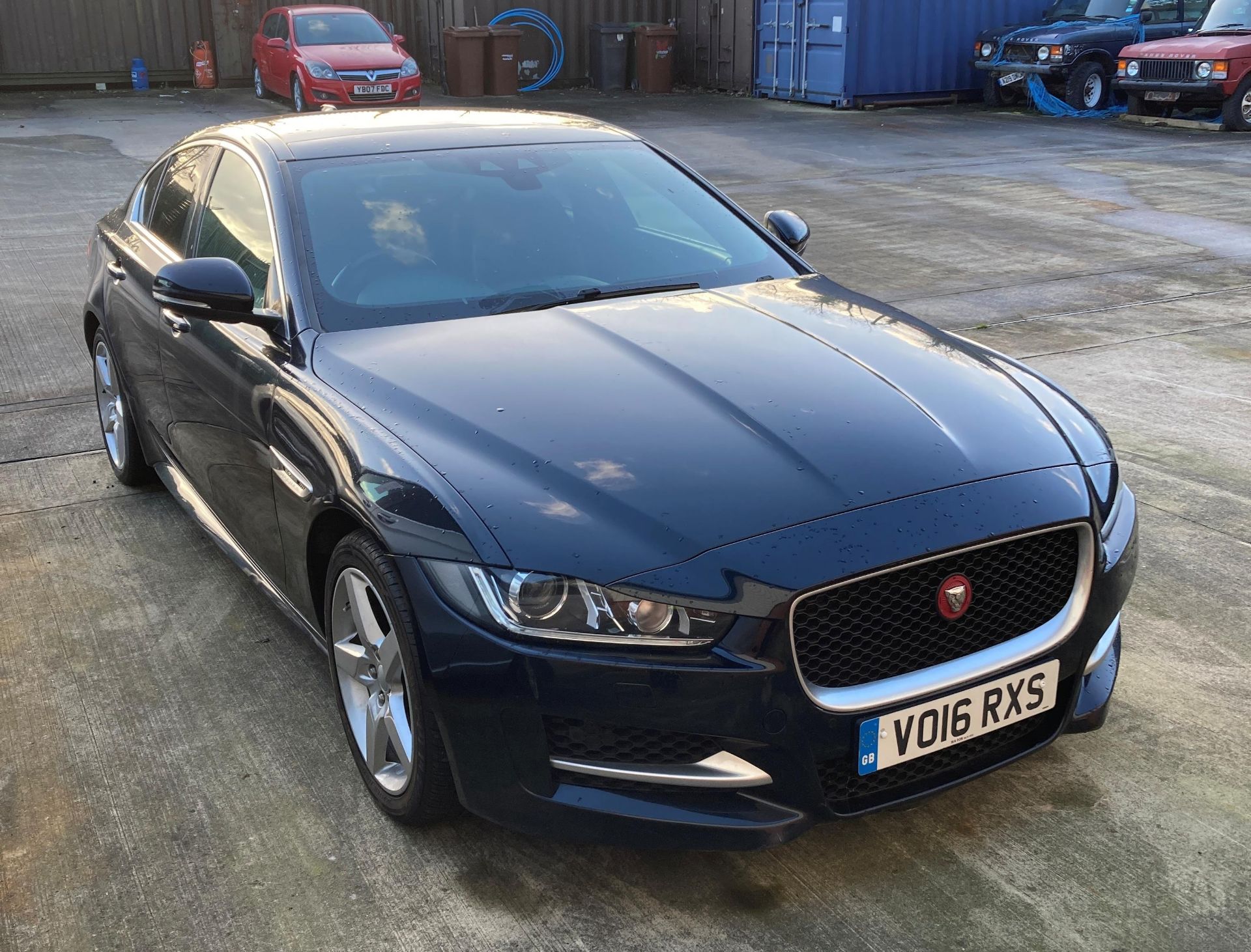 JAGUAR 2.0 XER R-SPORT I AUTOMATIC 4 DOOR SALOON - Petrol - Black.