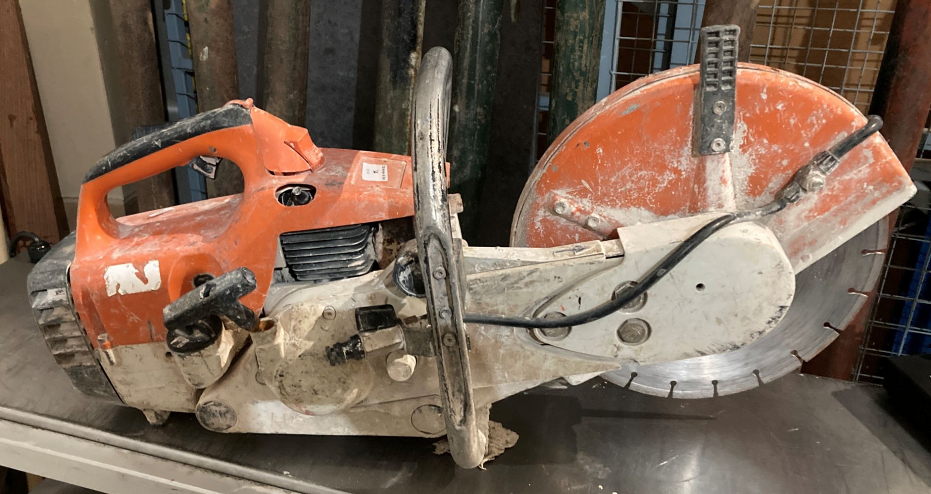 Stihl T5400 petrol stone saw complete with blade (CWH REF: RD2) Further Information