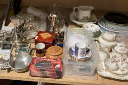Contents to end of rack - eight Spode coffee cups and saucers, eight piece tea set, Imperial Bonn,