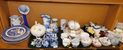 General household effects, to include blue and white Delft windmills, Willow pattern plates, a Royal