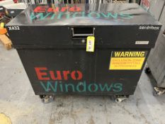 Sentribox steel mobile lockable tool store (open - key inoperable)