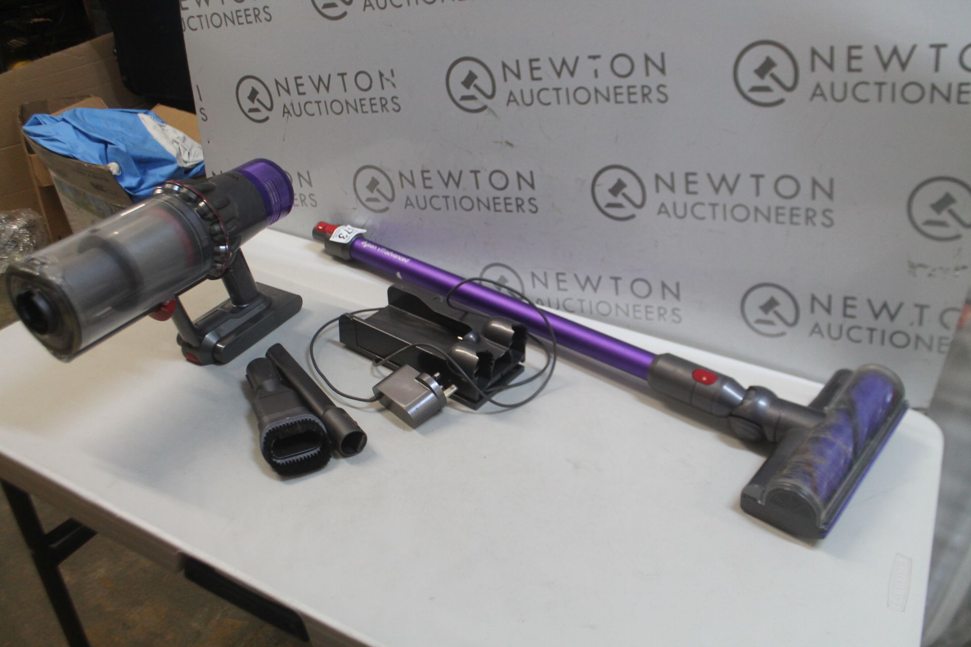 1 DYSON V11 ADVANCED STICK VACUUM CLEANER RRP Â£429