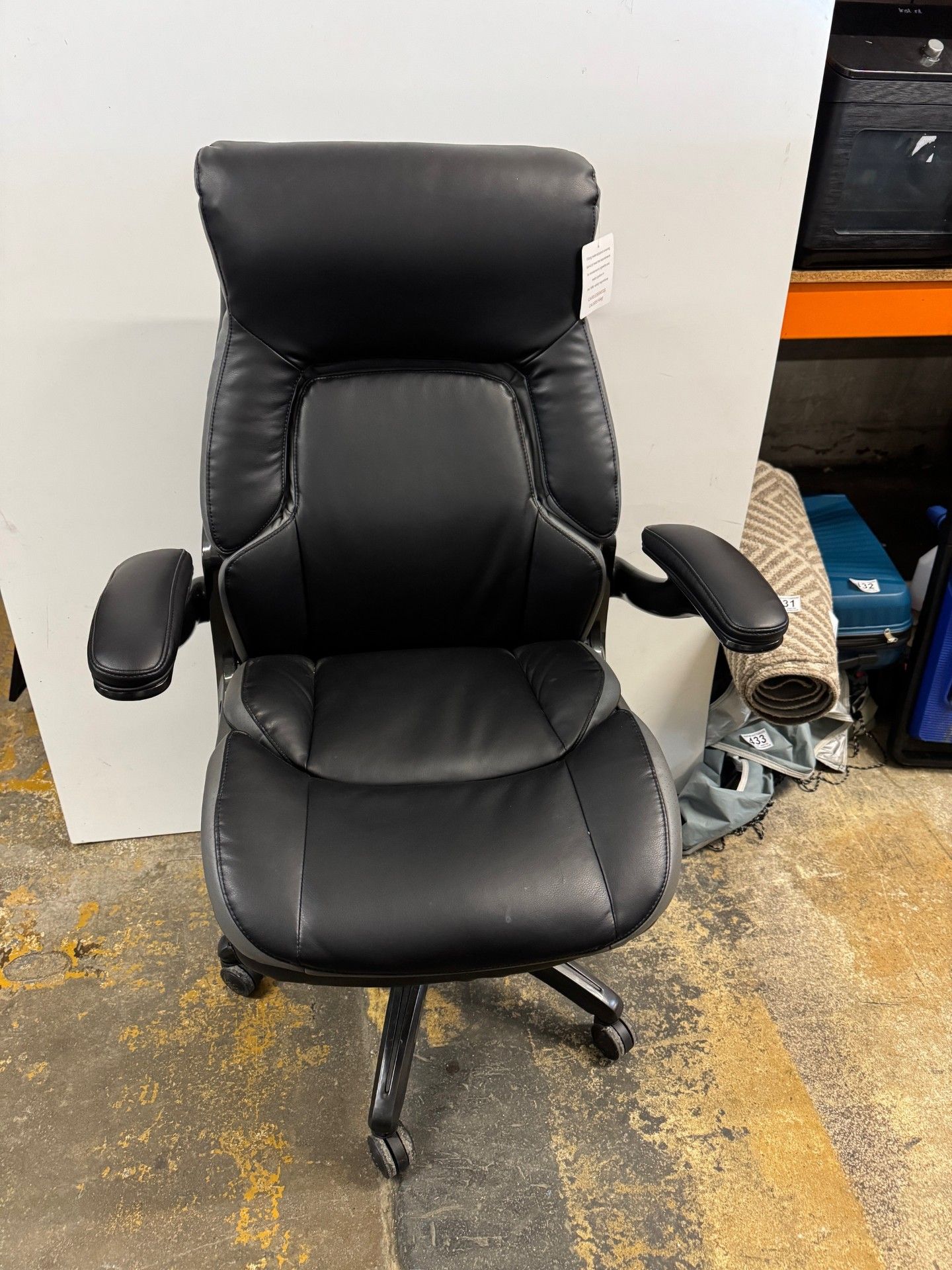 1 TRUE INNOVATIONS OCTASPRING MANAGER'S OFFICE CHAIR RRP Â£149 (DOESN'T MOVE UP/DOWN)