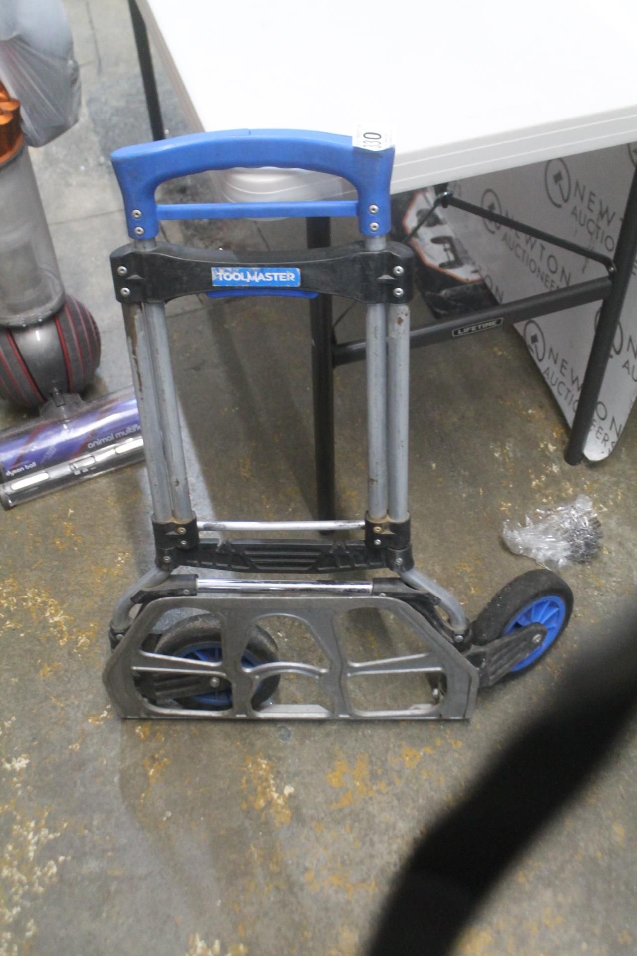 1 TOOLMASTER FOLDING HANDTRUCK RRP Â£49.99