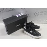 1 BOXED LADIES DKNY LACE UP TRAINERS UK SIZE 5.5 RRP Â£39