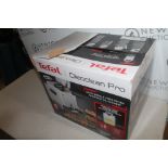 1 BOXED TEFAL OLEOCLEAN PRO INOX & DESIGN DEEP FRYER RRP Ã‚Â£129.99